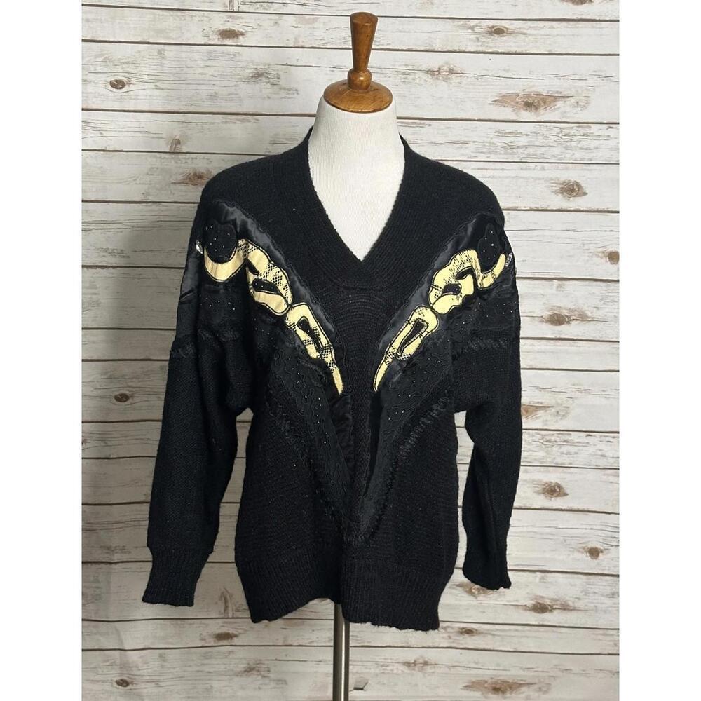 Vintage susann d mixed pattern embroidered V-neck wool-blend sweater Size Medium
